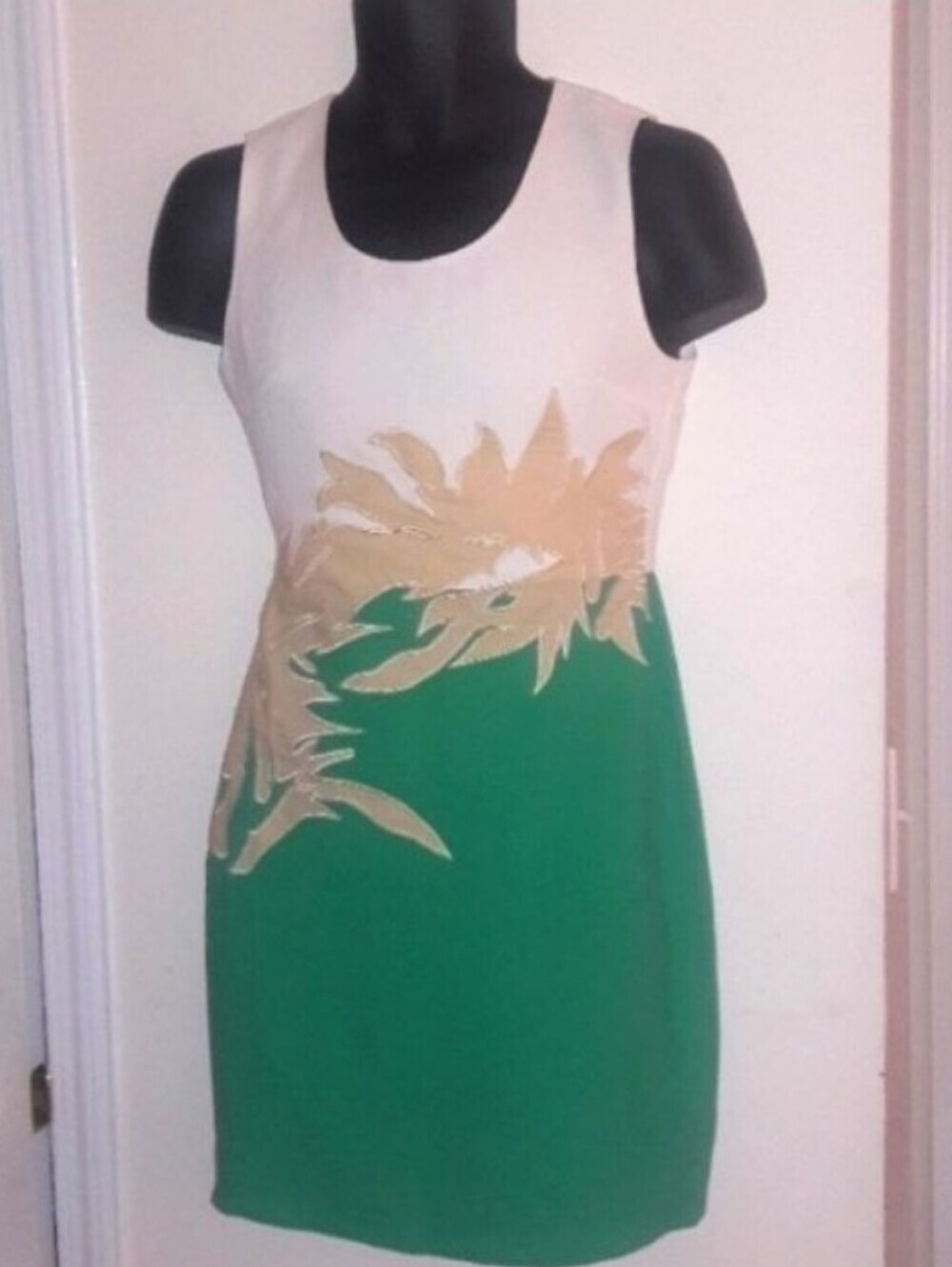 Spring Green, White, and Cream Sheath Dress, Size 4 - Picture 4 of 8